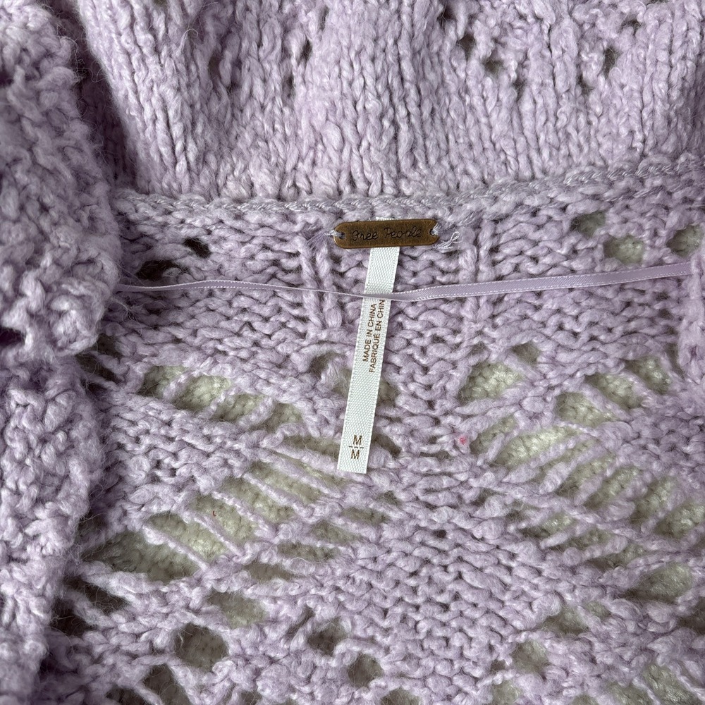Free People Avery Crop Cardigan Orchid Dust Women's Medium Crochet Purple NWT - Picture 4 of 16